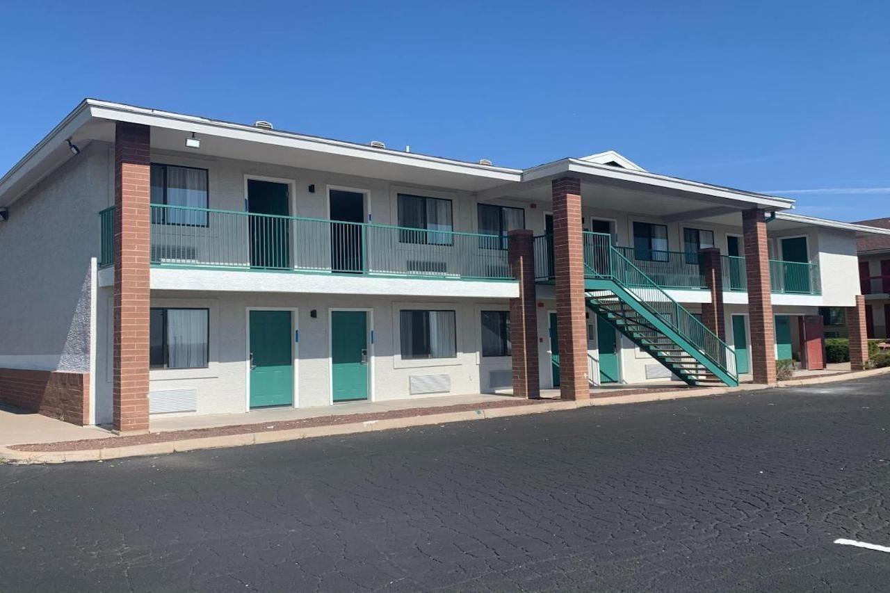 Greentree Inn Of Holbrook, Az Экстерьер фото